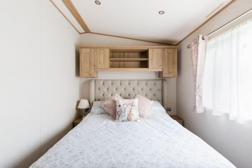 Вилла Waters Edge, Hoburne Cotswolds Саут-Керни Экстерьер фото