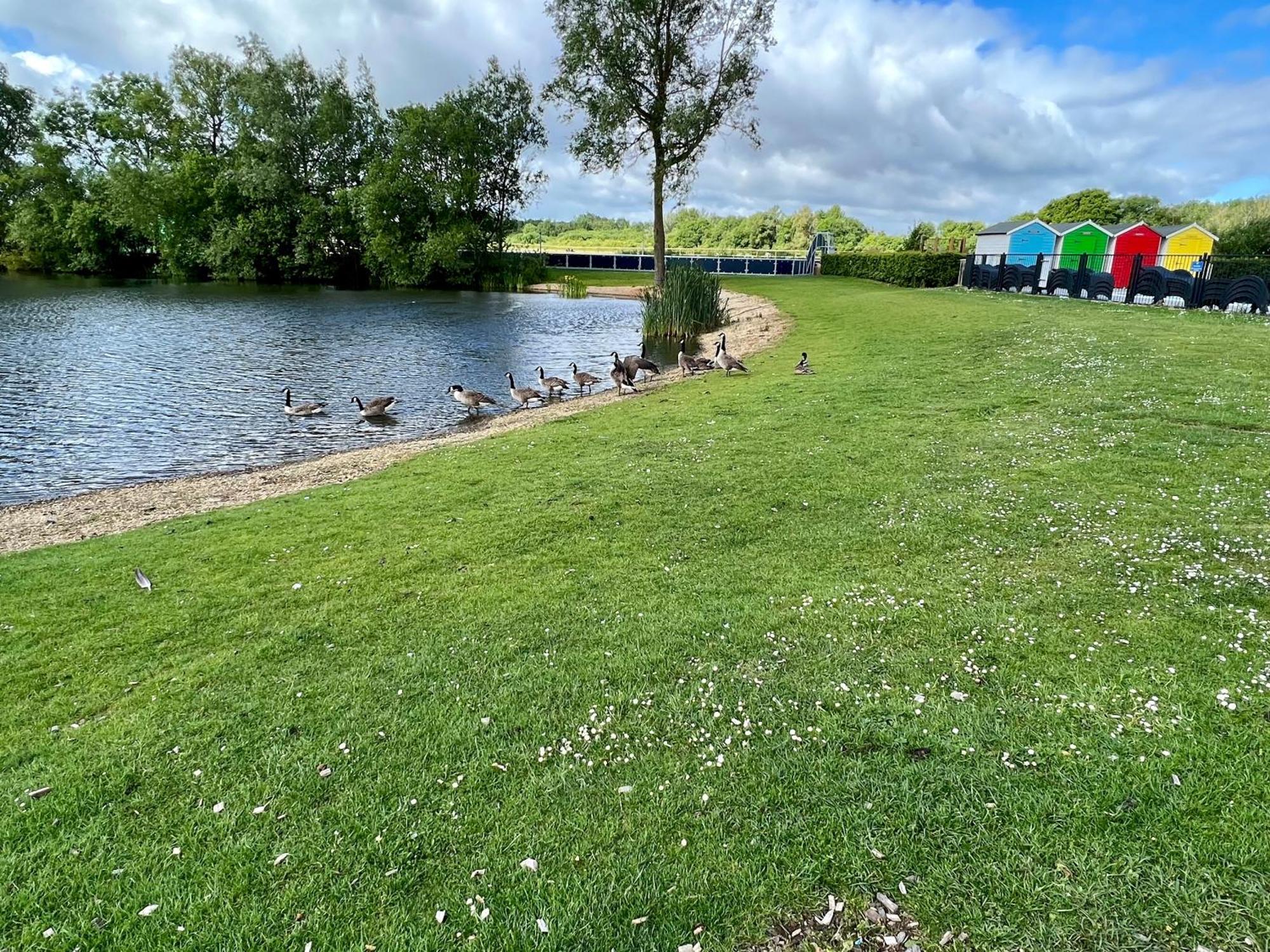 Вилла Waters Edge, Hoburne Cotswolds Саут-Керни Экстерьер фото