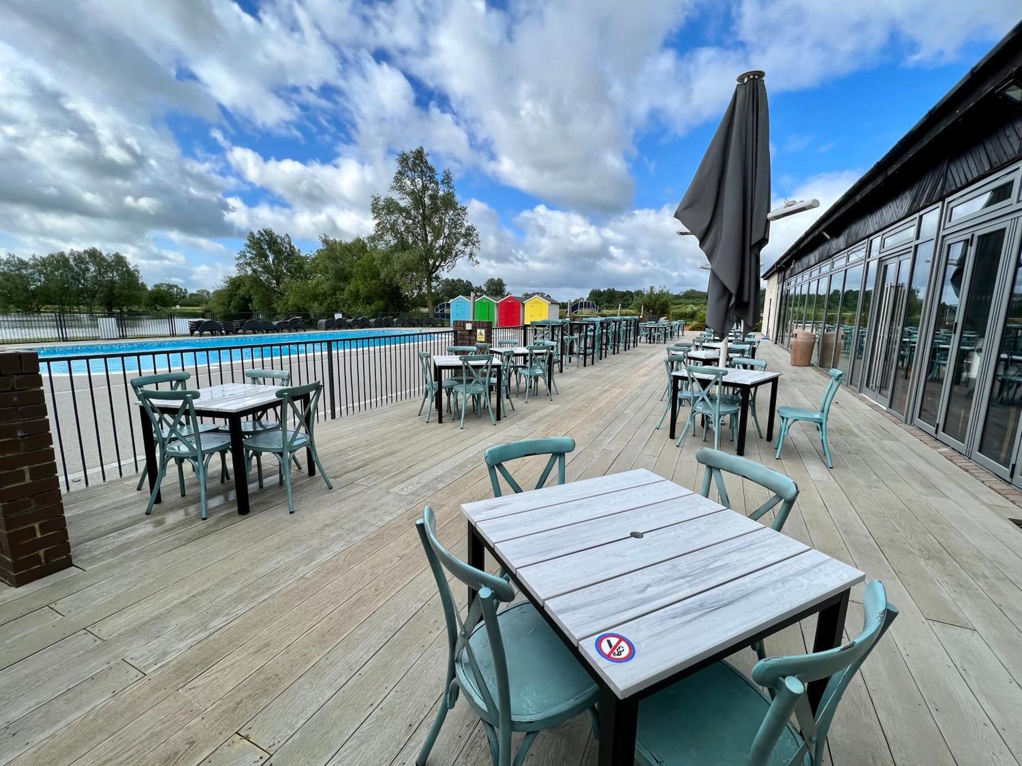 Вилла Waters Edge, Hoburne Cotswolds Саут-Керни Экстерьер фото